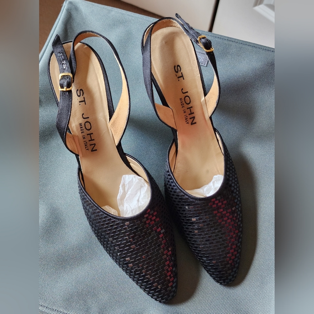 St John black dress heels